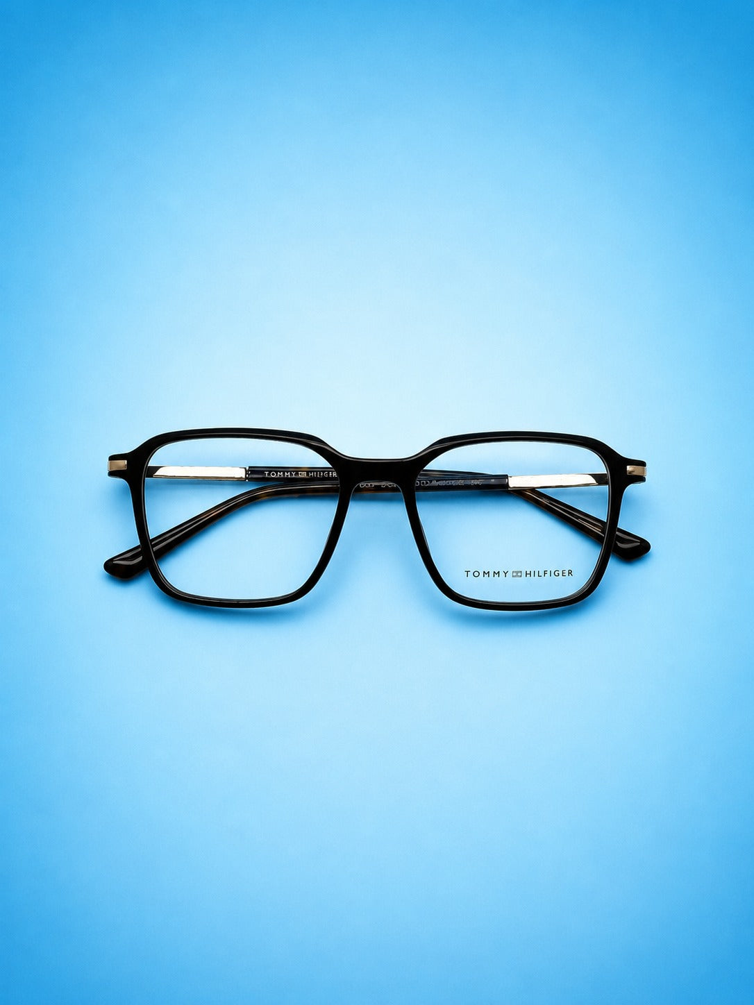 Tommy Hilfiger Classic Edge Frame – Black C Tortoise Accent (Standard Size)