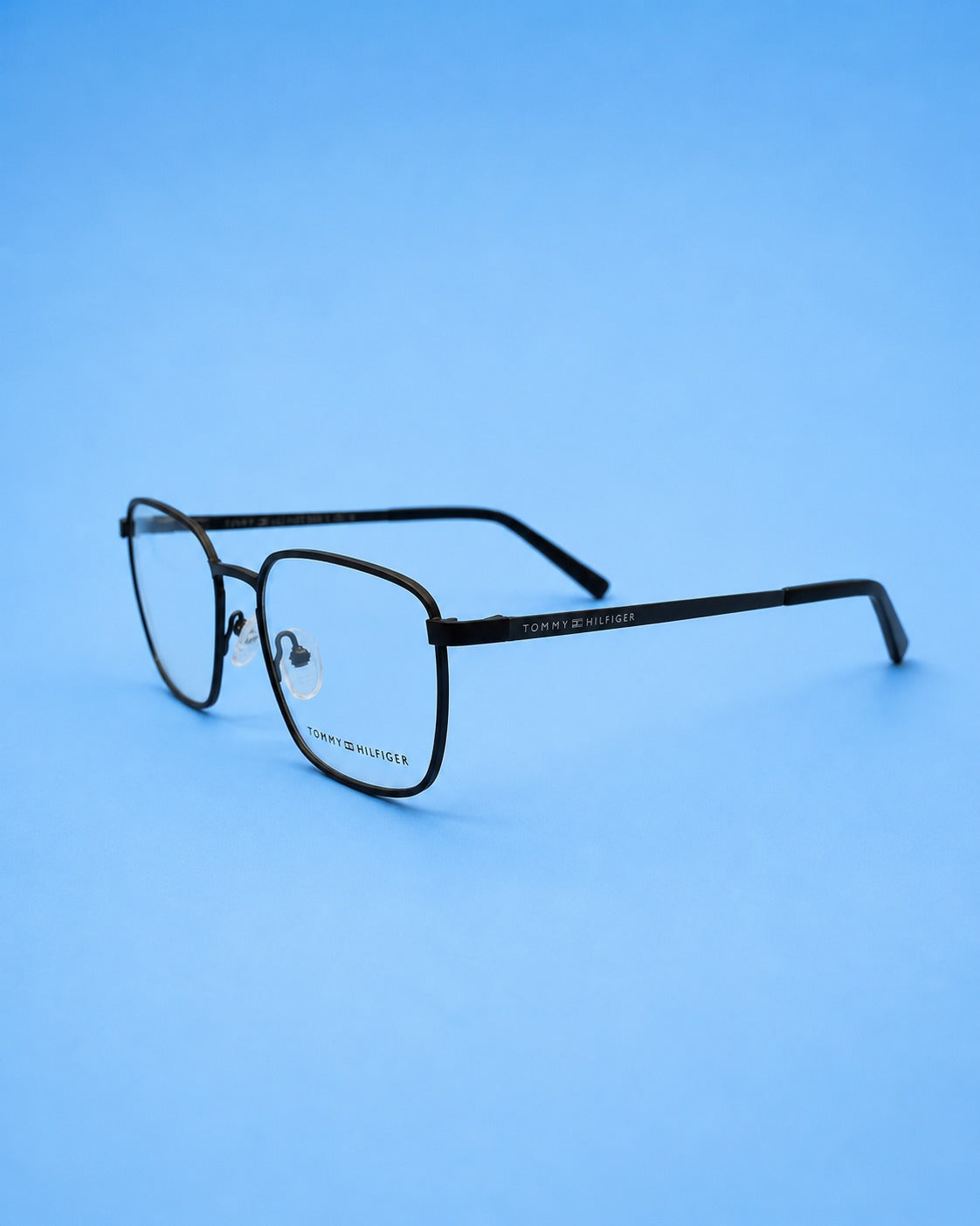 Tommy Hilfiger Slim Metal Frame – Matte Black (Standard Size)