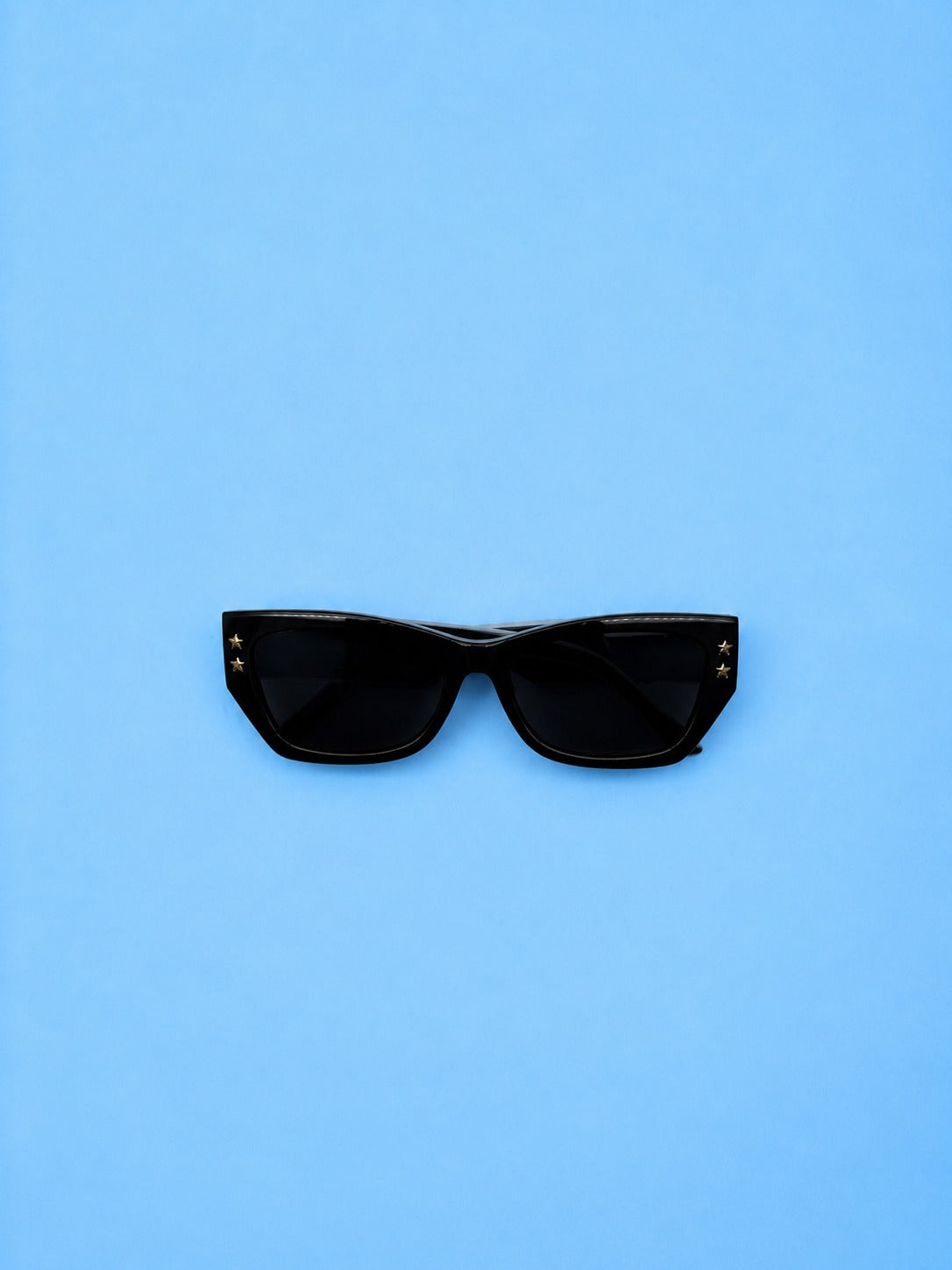Dior-Style Cat Eye Sunglasses – Black with Gold Star Detail