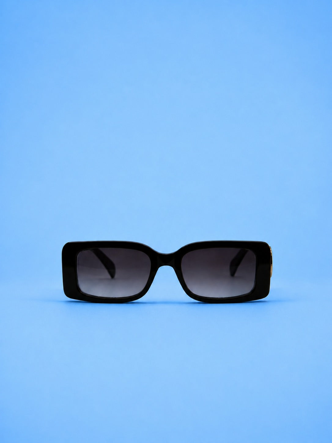 Gucci-Style Oversized Square Sunglasses – Black with Gold Logo Detail