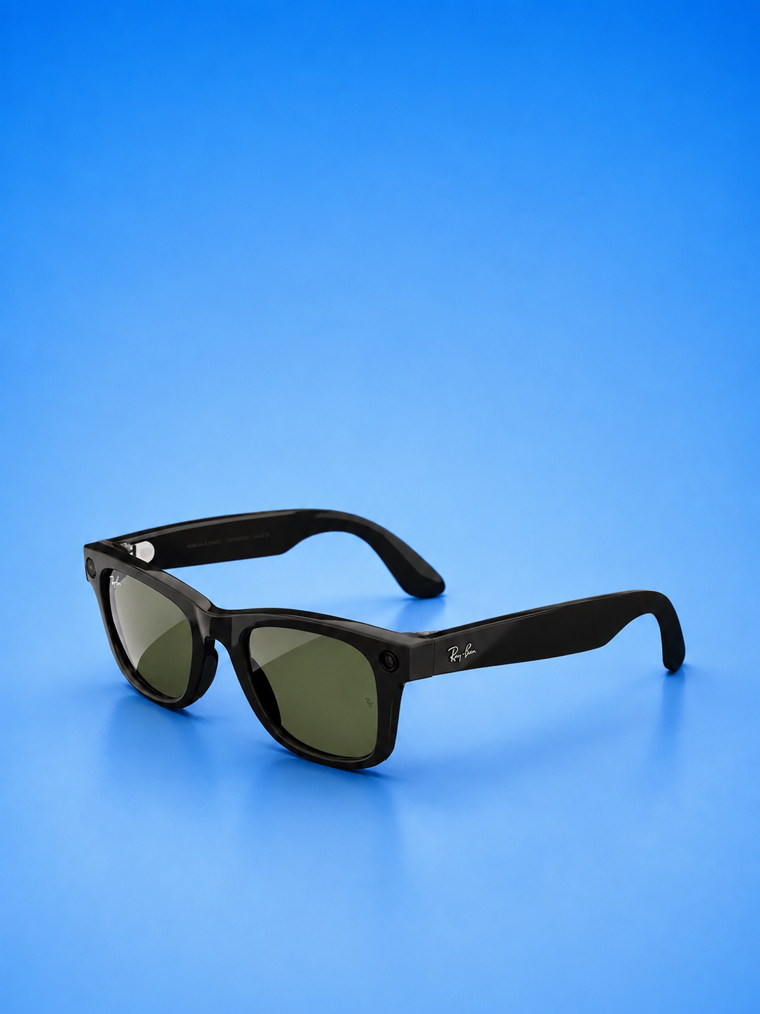 RAYBEN WAYFARER- GEN 1 (Matte Black with Clear to Graphite Green Transitions)